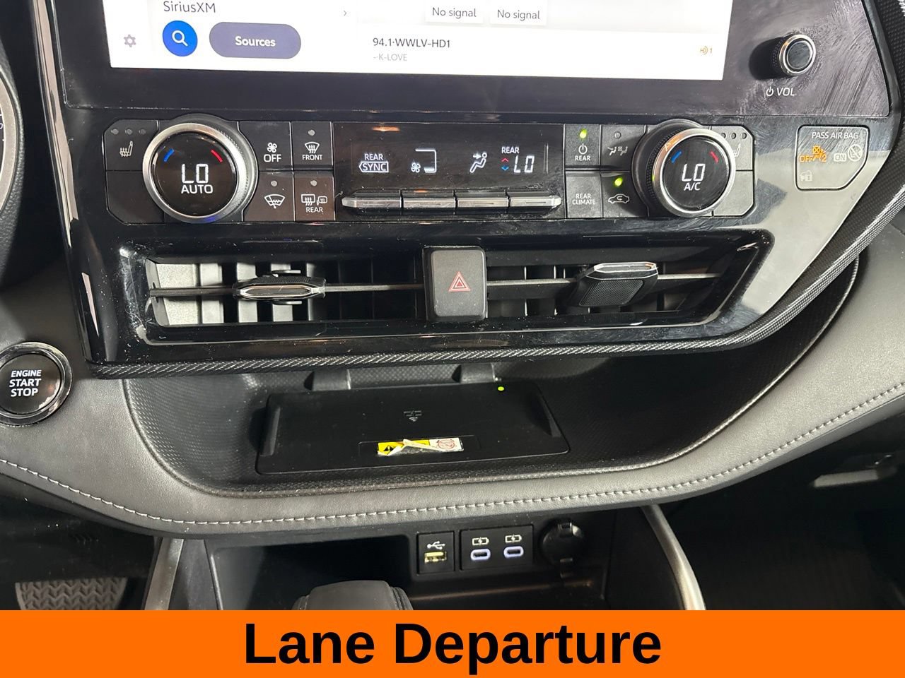 Used 2023 Toyota Highlander XSE FWD image 16