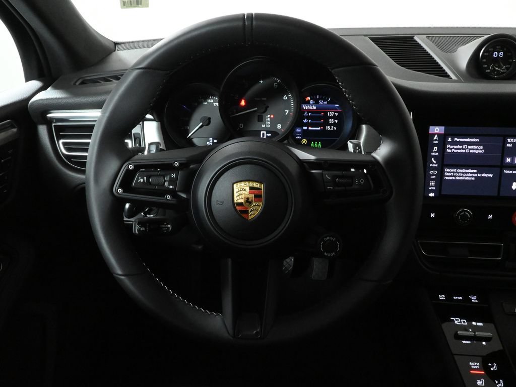 Used 2026 Porsche Macan AWD/4WD image 18