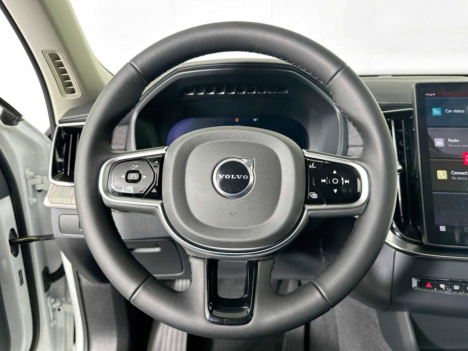 New 2025 Volvo XC90 T8 Plus w/ Protection Package Premier image 11