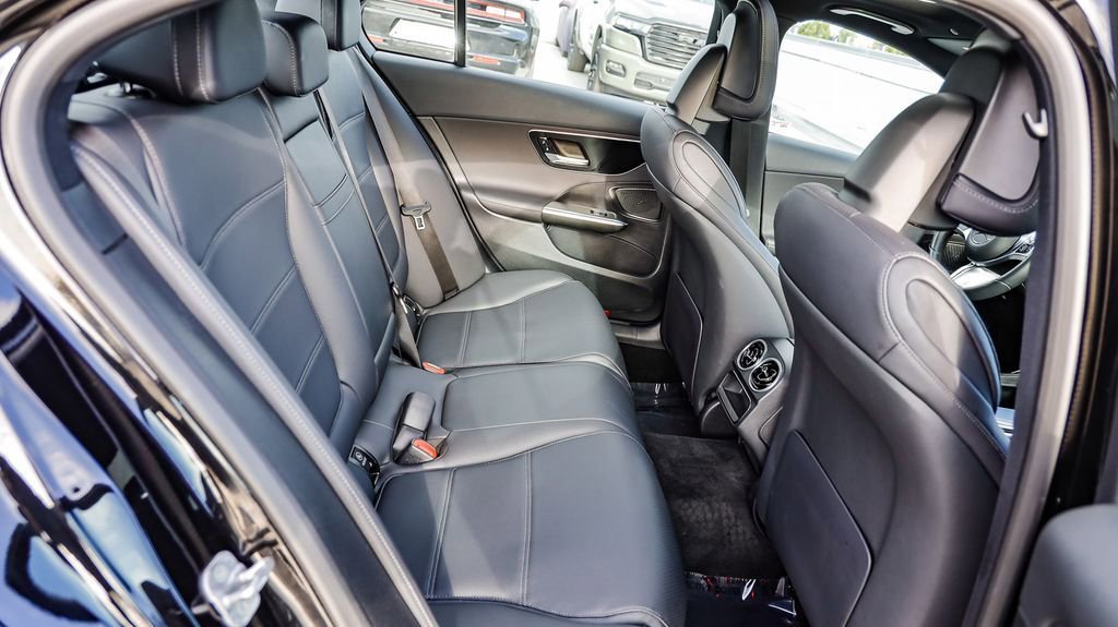 Used 2025 Mercedes-Benz C 300 4MATIC Sedan image 20