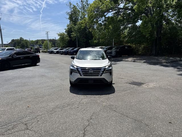 Used 2024 Nissan Rogue S FWD image 2