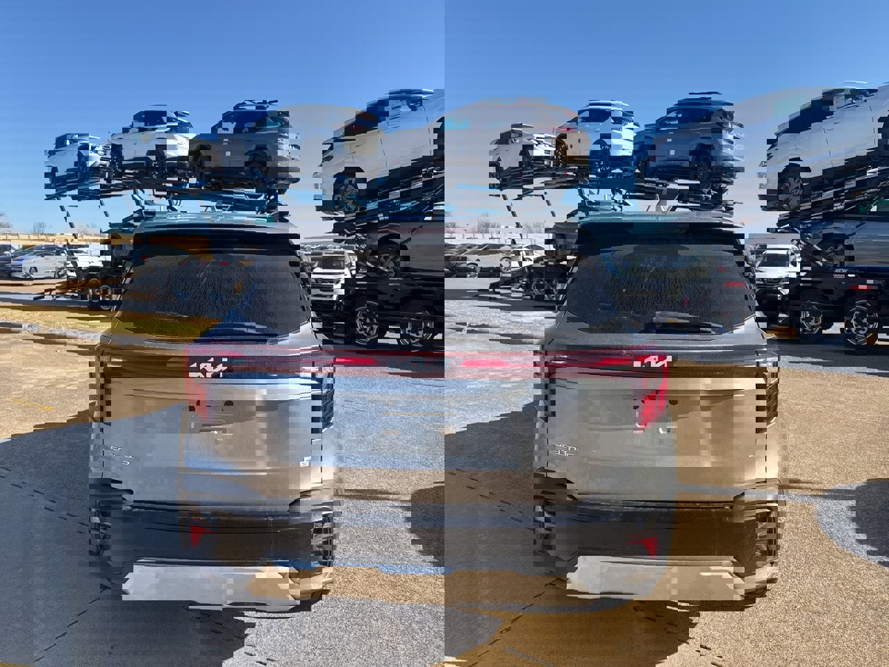 Used 2024 Kia Seltos EX image 6