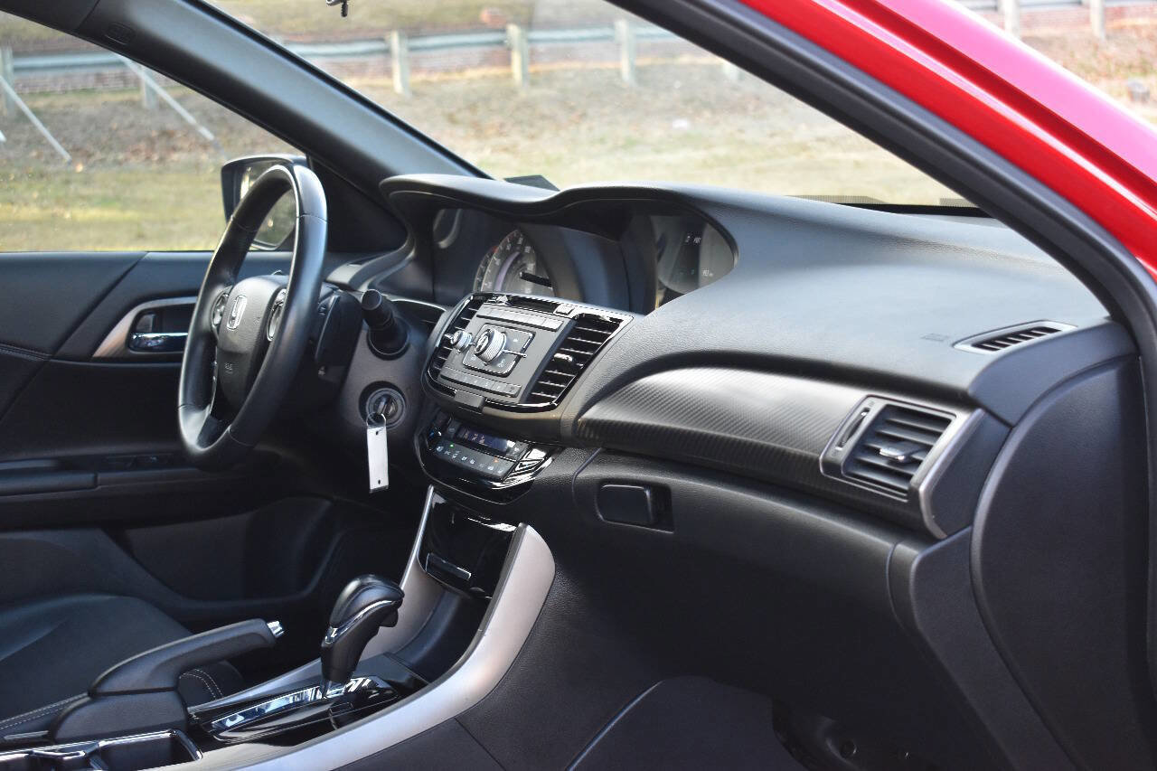 Used 2016 Honda Accord Sport image 16
