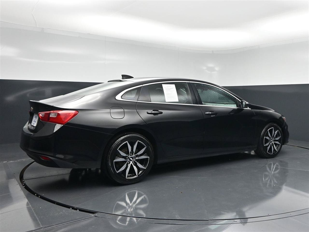 Used 2018 Chevrolet Malibu LT FWD image 5