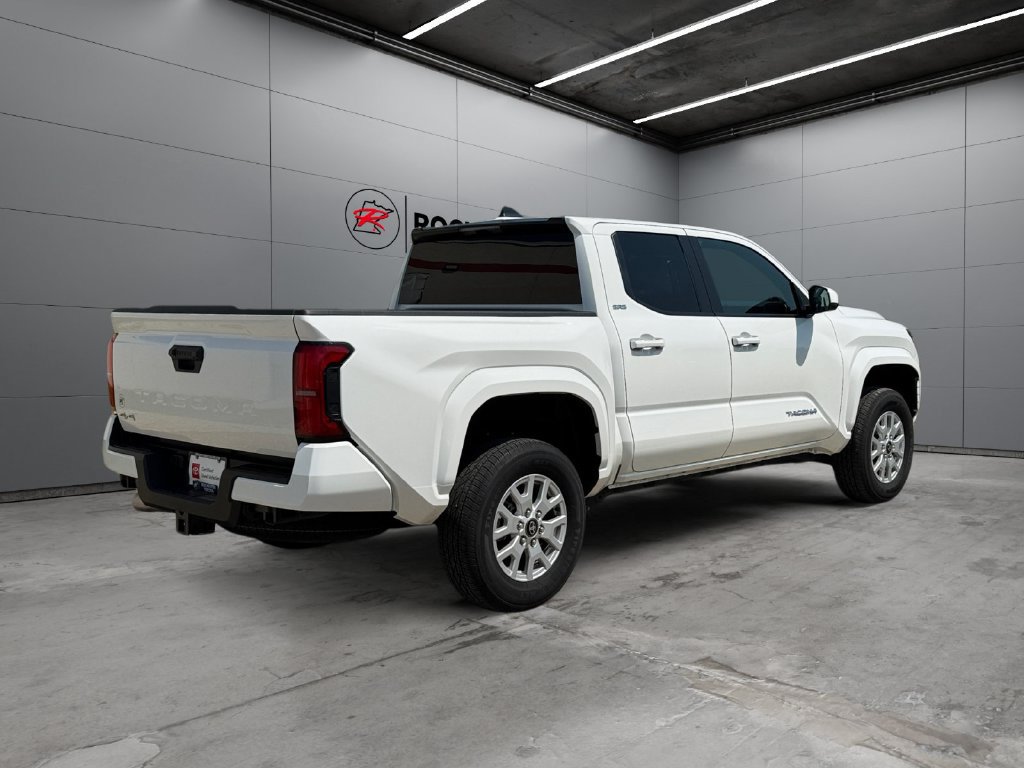 Certified 2025 Toyota Tacoma SR5 AWD/4WD image 5
