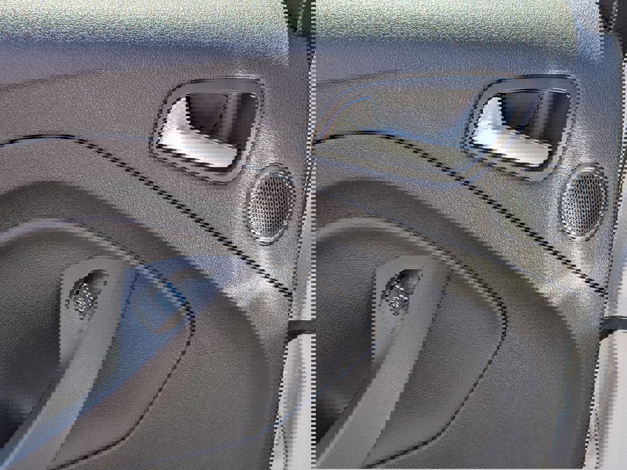 Used 2016 Ford Escape Titanium w/ Equipment Group 301A FWD image 25