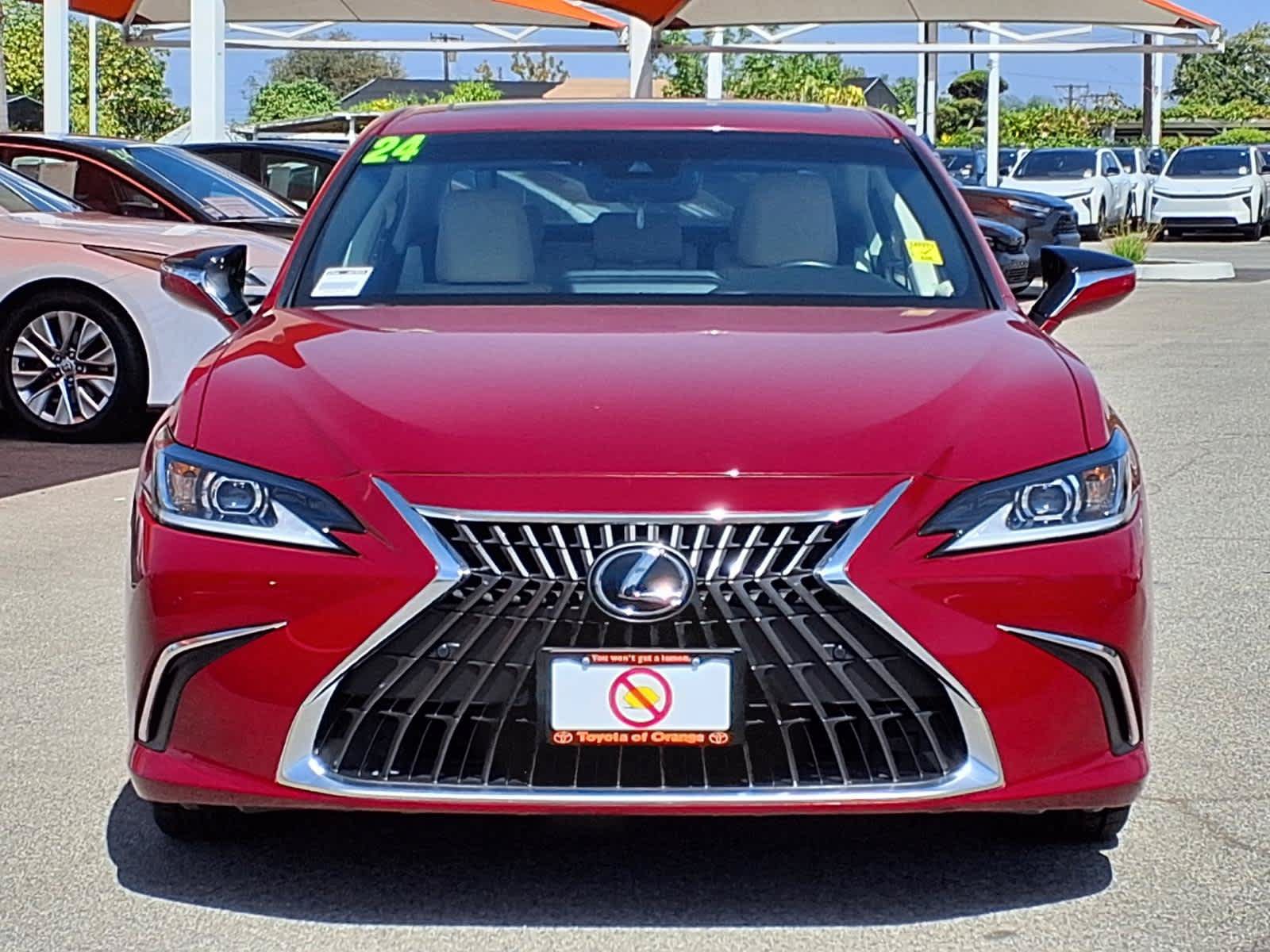 Used 2024 Lexus ES 300h w/ Premium Package FWD image 2