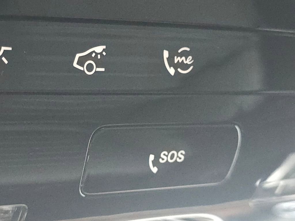 Used 2025 Mercedes-Benz GLC 300 4MATIC image 9