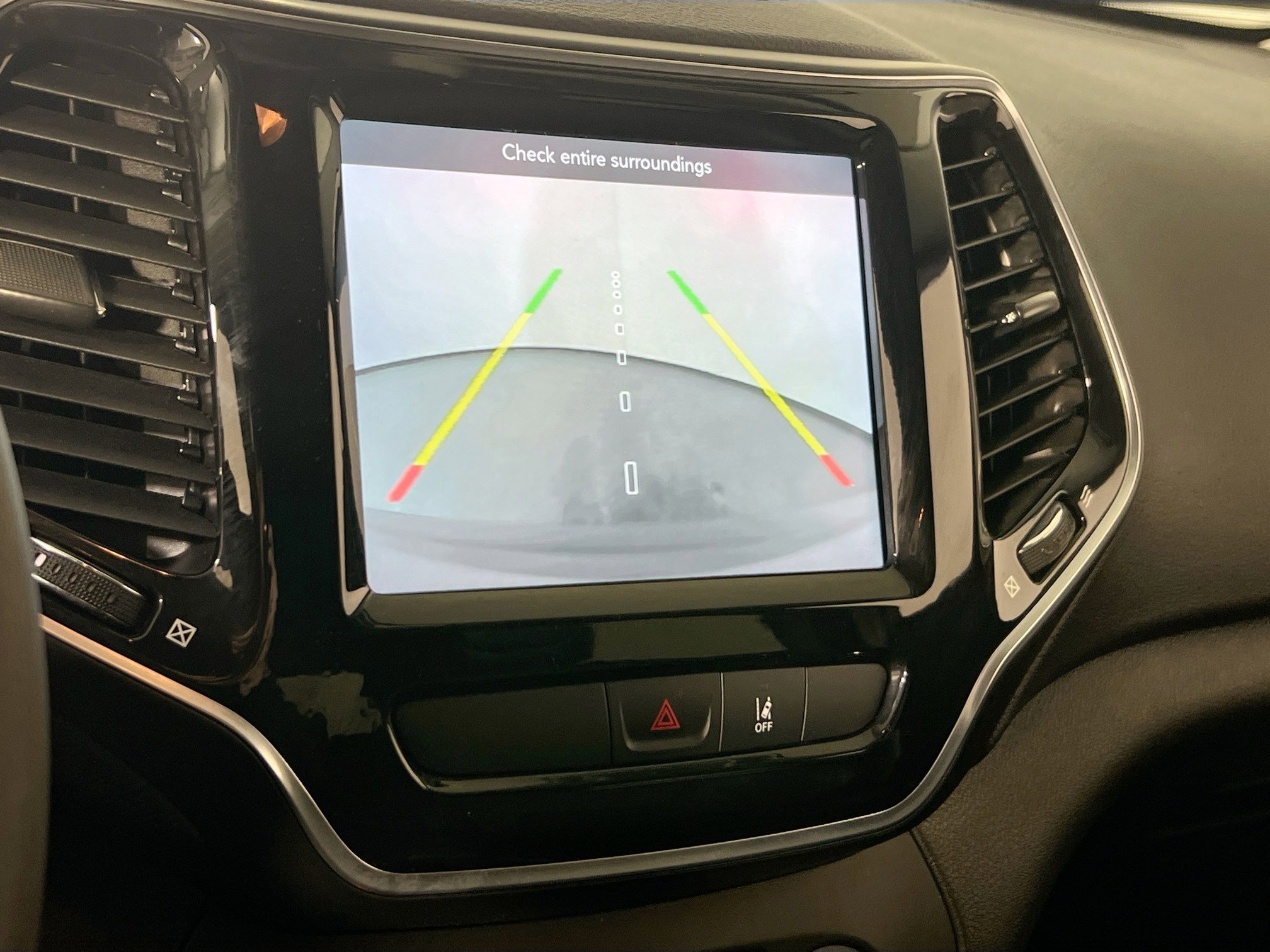 Used 2022 Jeep Cherokee Limited AWD/4WD image 13
