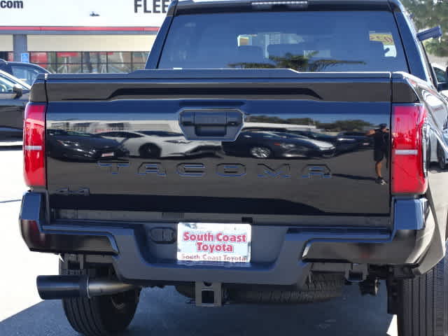 Certified 2025 Toyota Tacoma SR5 AWD/4WD image 14