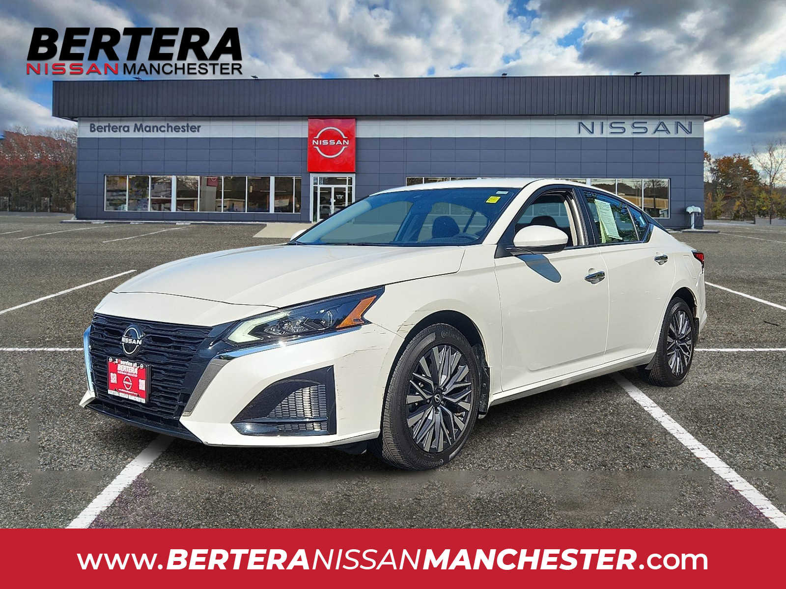 Used 2023 Nissan Altima 2.5 SV image 1