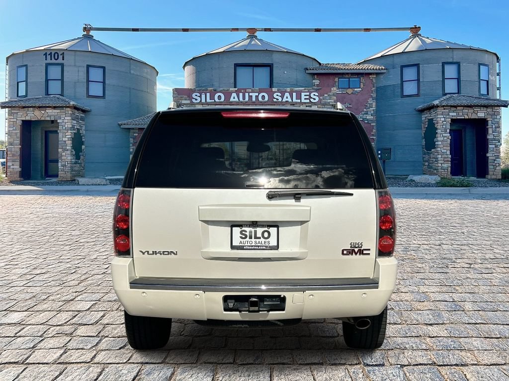 Used 2014 GMC Yukon Denali AWD/4WD image 4