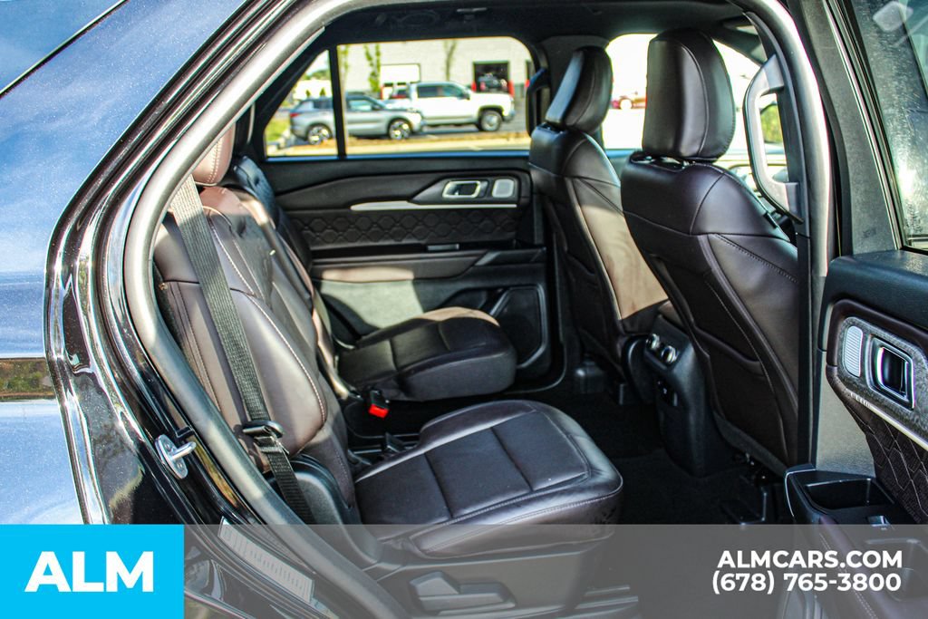 Used 2025 Ford Explorer Platinum w/ LUX Leather Package AWD/4WD image 16