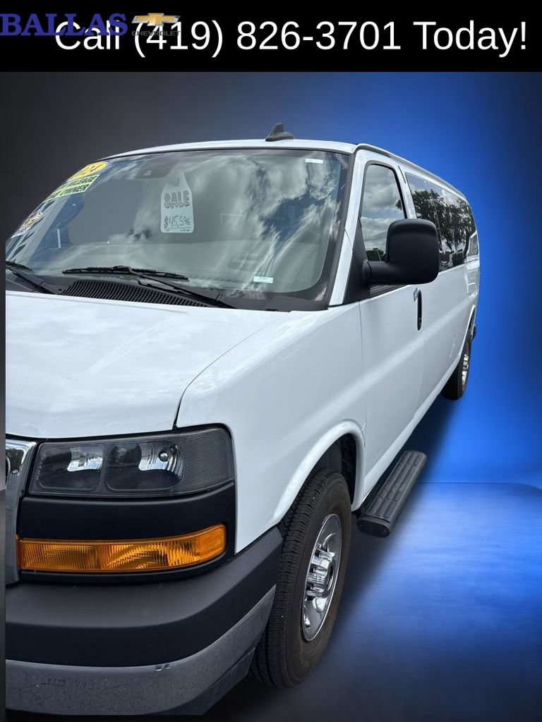 Used 2024 GMC Savana 3500 LT w/ LT Preferred Equipment Group RWD image 2