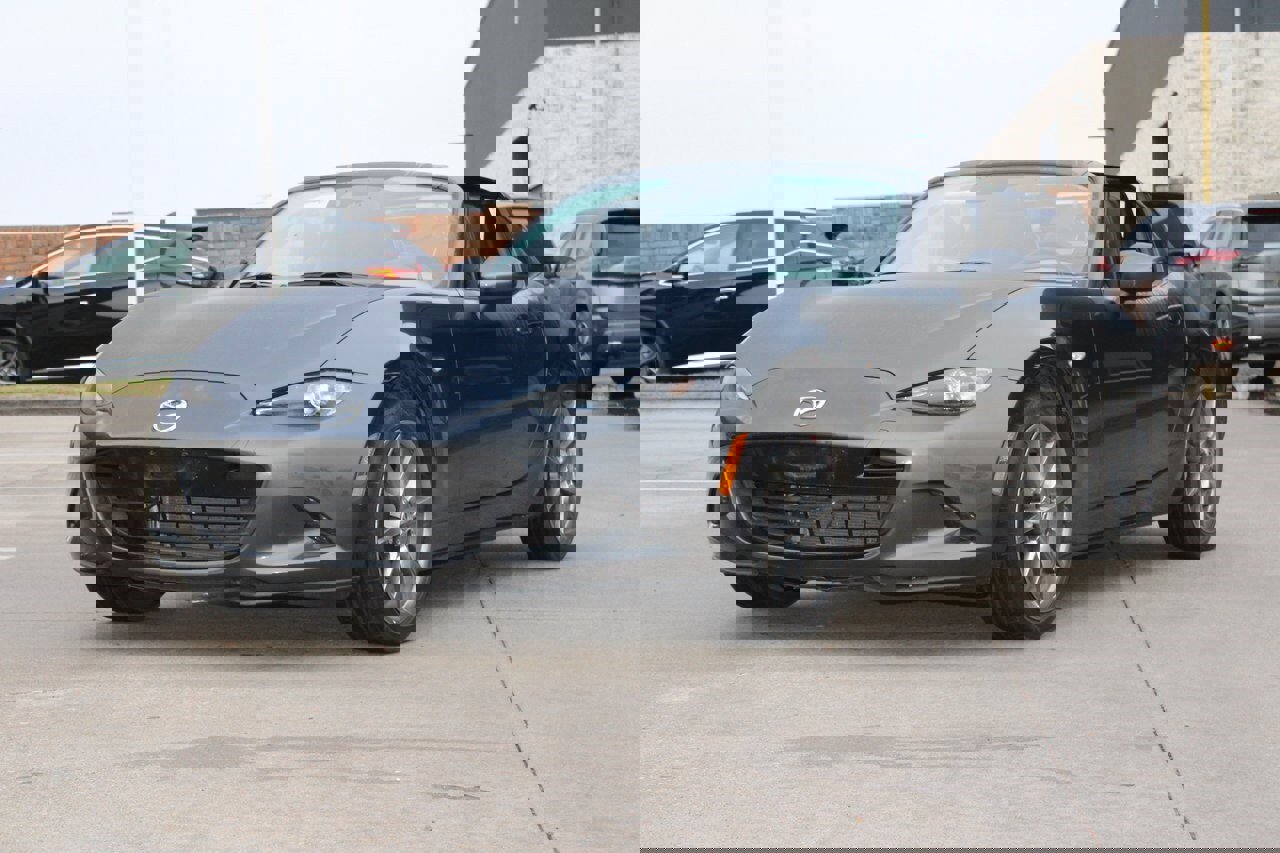 Used 2022 MAZDA MX-5 Miata RF Grand Touring image 2