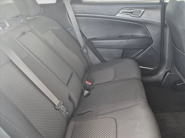 Used 2024 Kia Sportage LX image 19