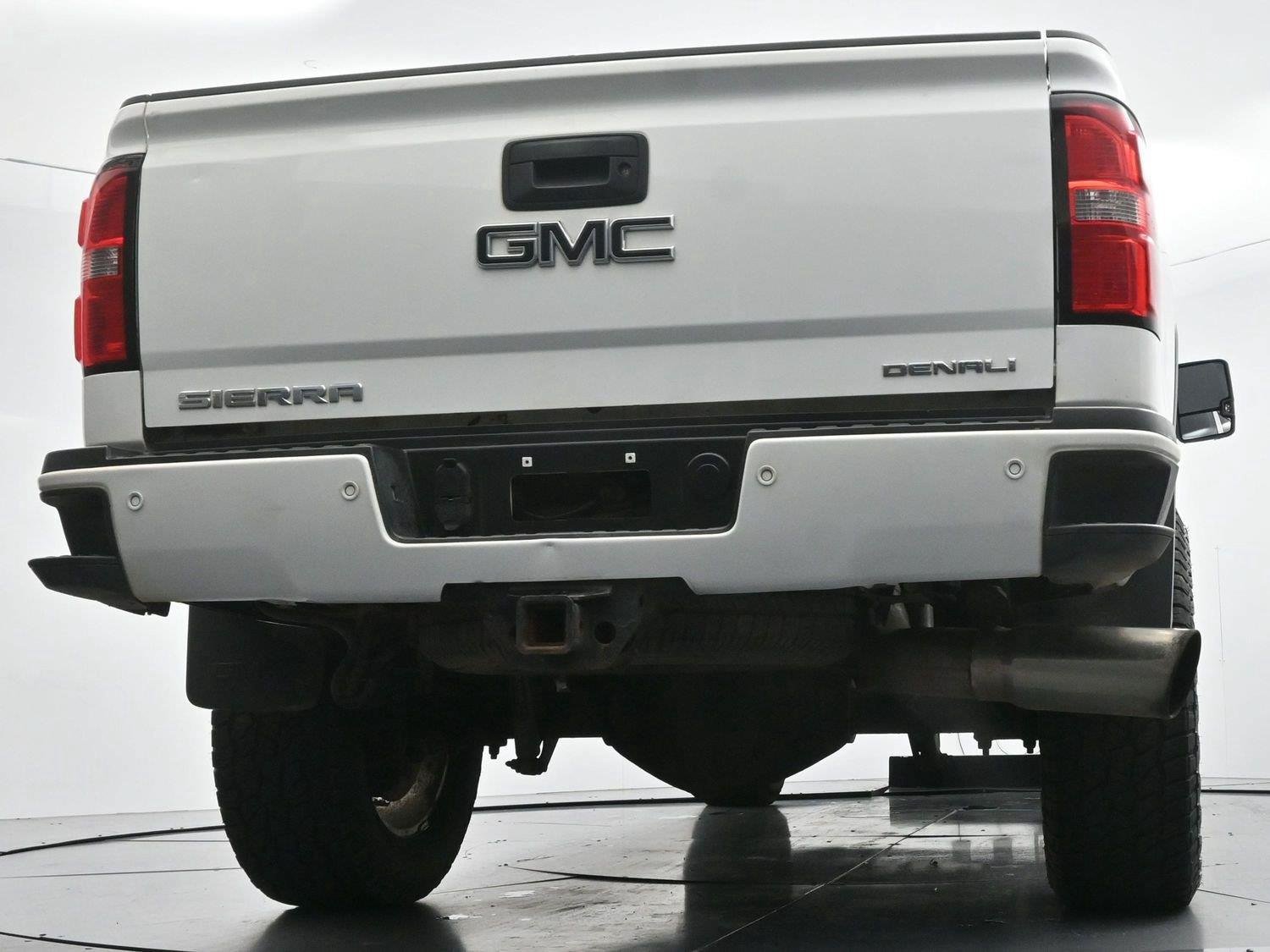 Used 2015 GMC Sierra 2500 Denali w/ Duramax Plus Package AWD/4WD image 48