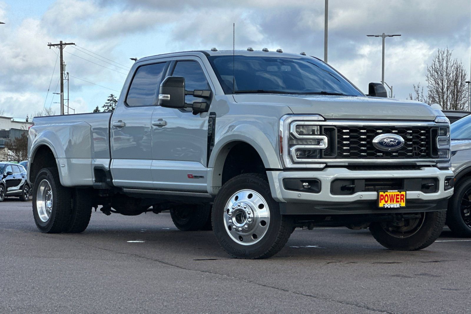 Used 2025 Ford F450 Platinum w/ FX4 Off-Road Package image 2