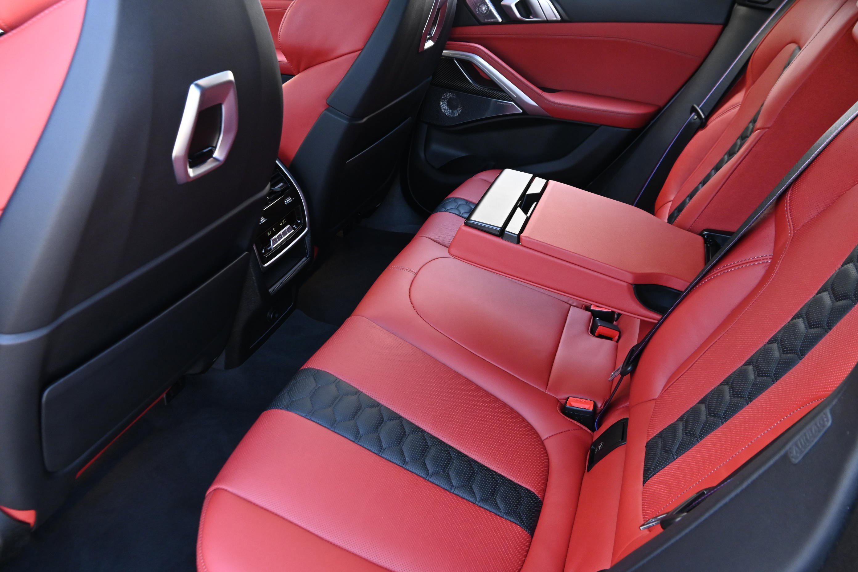 Used 2026 BMW X6 M Competition w/ Executive Package image 14