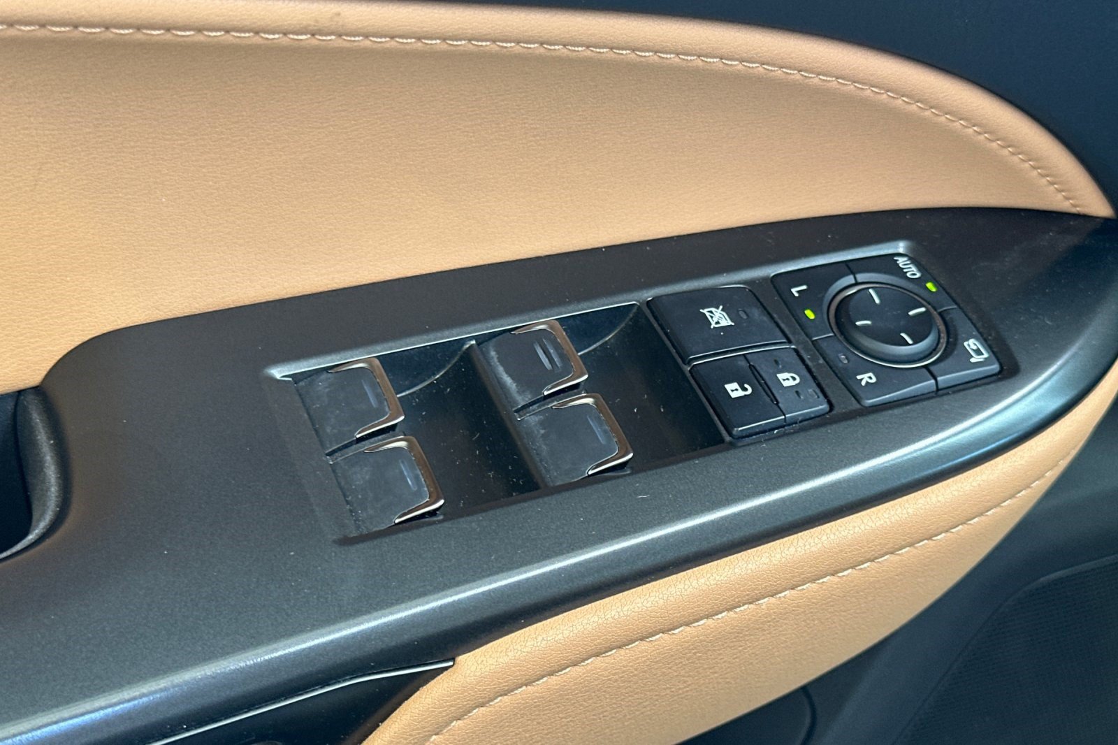 Used 2024 Lexus NX 250 FWD image 13