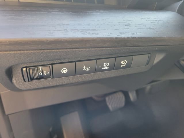 New 2025 Nissan Ariya AWD image 17