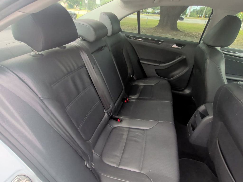 Used 2017 Volkswagen Jetta SEL FWD image 22