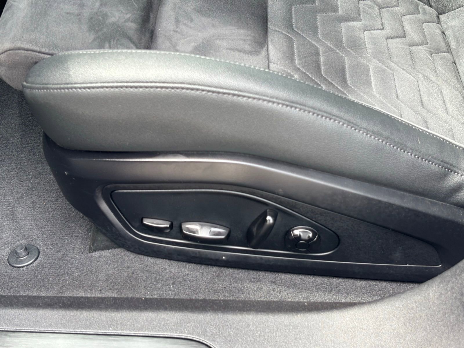 Used 2022 Audi e-tron GT Premium Plus w/ Performance Package image 17