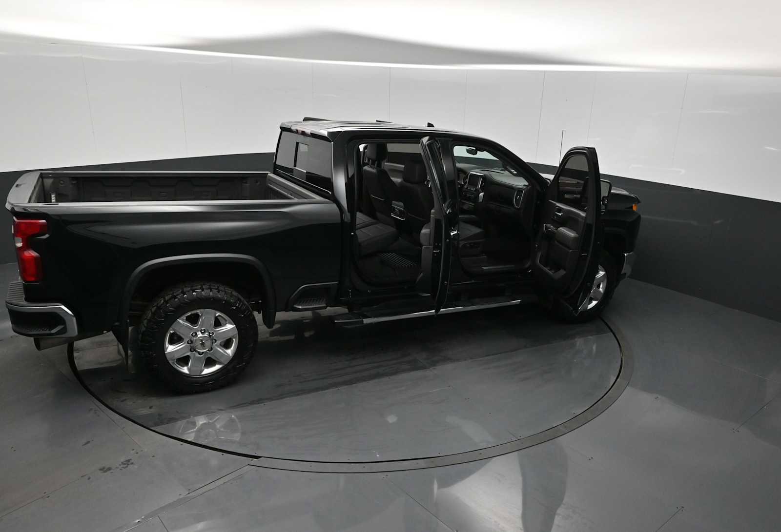 Used 2020 Chevrolet Silverado 2500 LTZ w/ LTZ Plus Package image 26