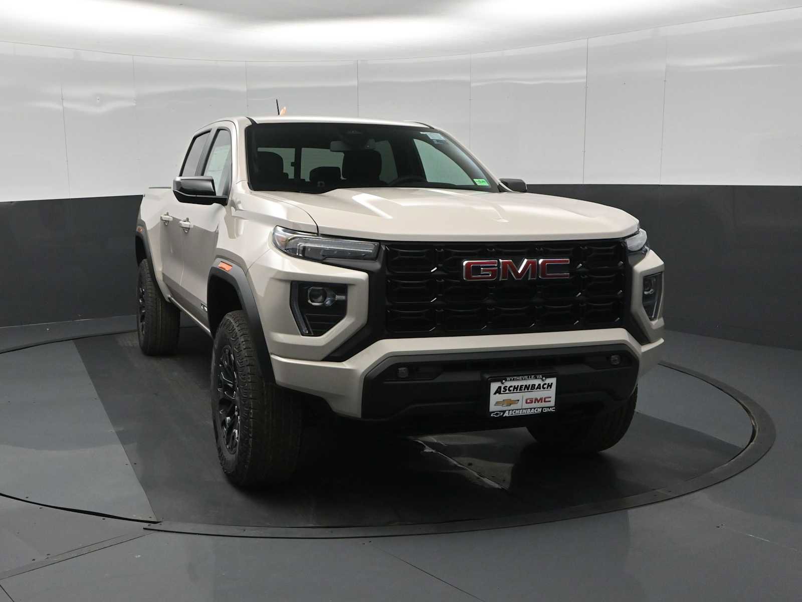 New 2026 GMC Canyon Elevation w/ Convenience Package image 3