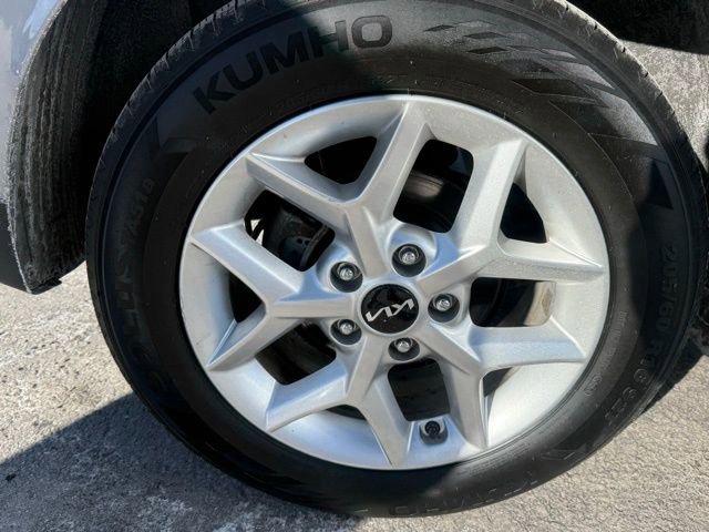 Used 2023 Kia Soul LX w/ LX Technology Package image 8