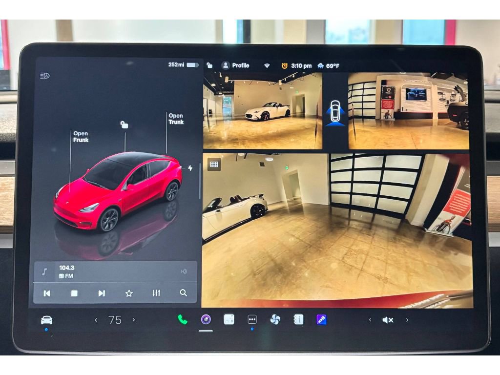 Used 2025 Tesla Model Y Long Range image 32