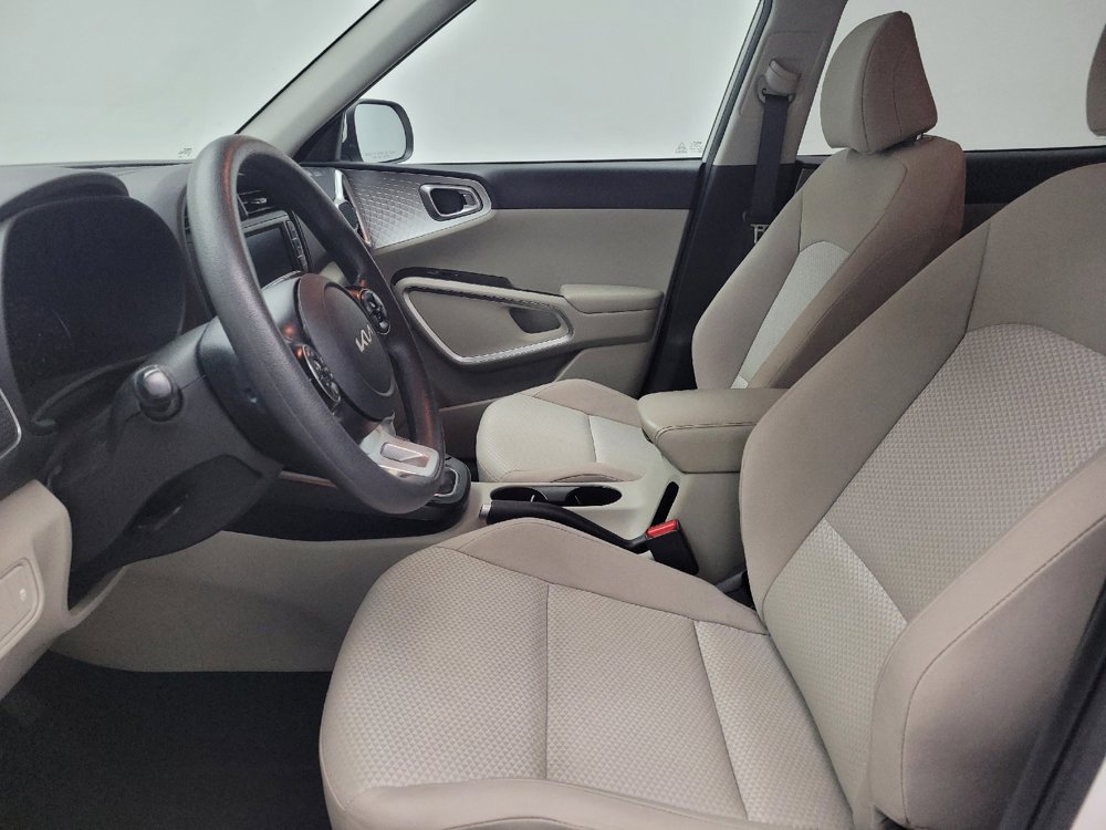 Used 2022 Kia Soul LX image 17