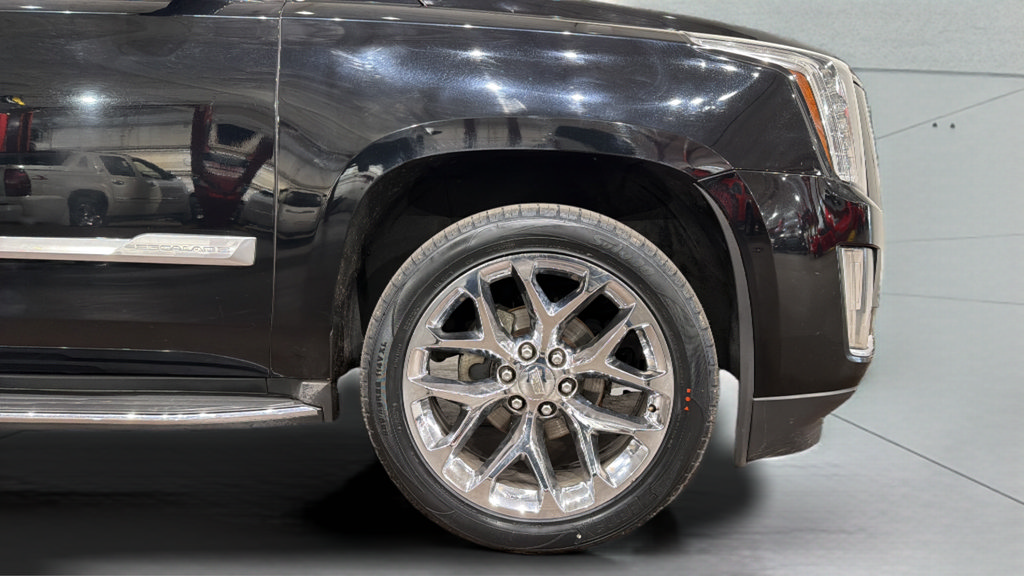 Used 2016 Cadillac Escalade ESV Luxury AWD/4WD image 33