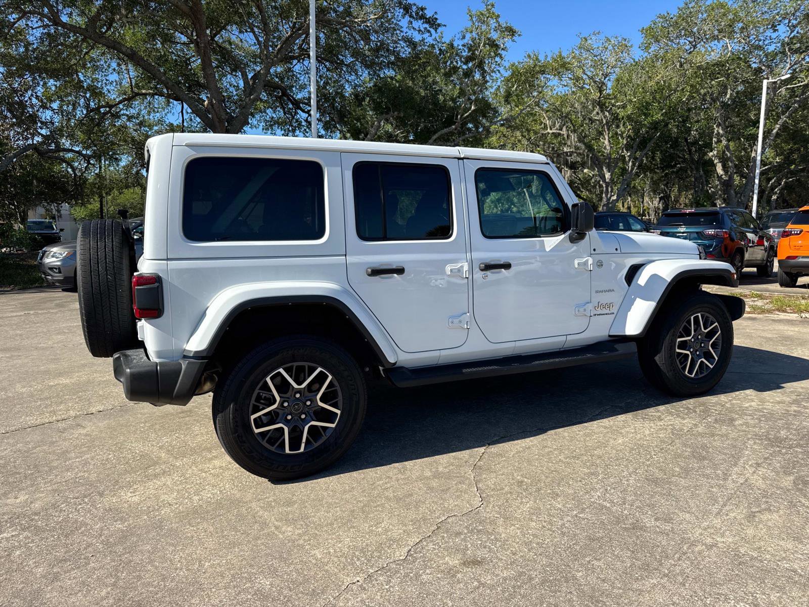 Certified 2024 Jeep Wrangler Unlimited Sahara AWD/4WD image 3