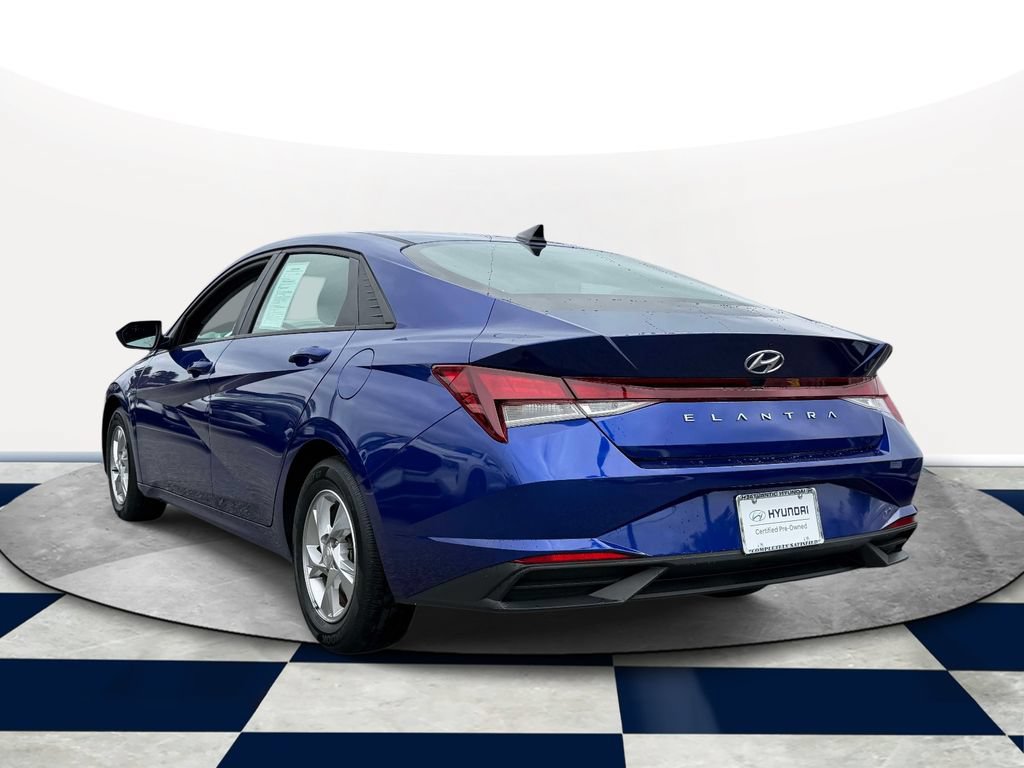 Certified 2023 Hyundai Elantra SE FWD image 3