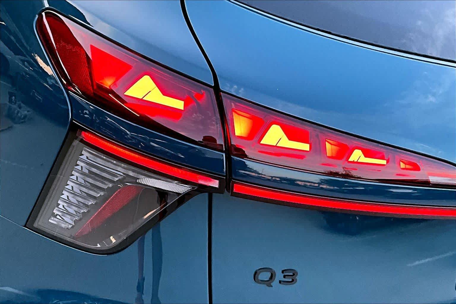 New 2026 Audi Q3 quattro 2.0T AWD/4WD image 14