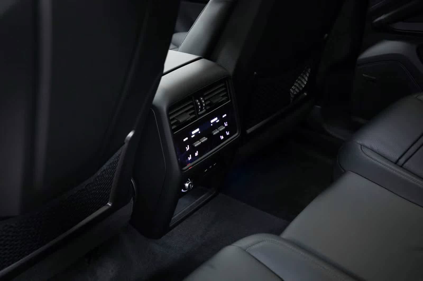 Certified 2025 Porsche Cayenne S AWD/4WD image 34