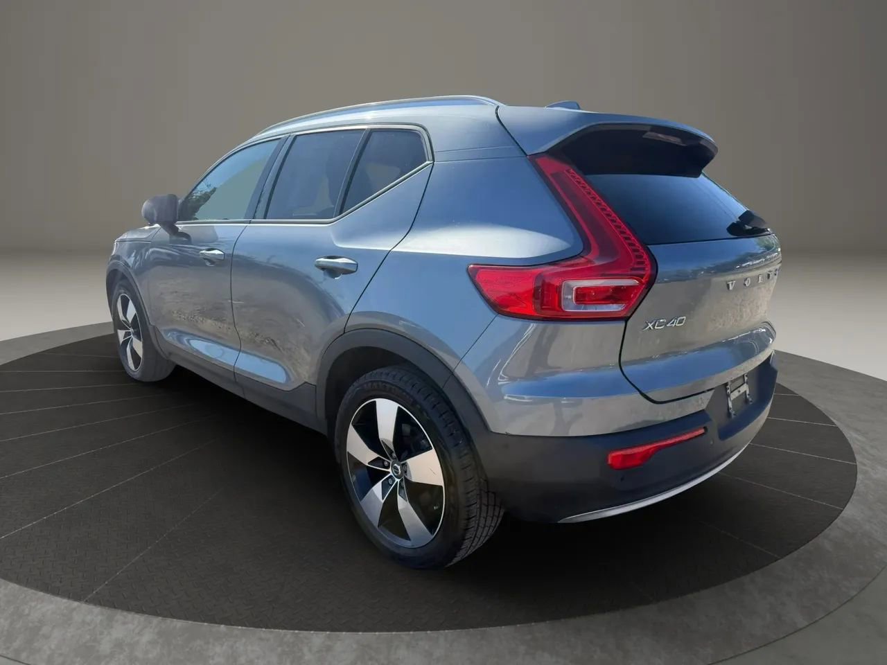 Used 2019 Volvo XC40 T5 Momentum AWD/4WD image 7