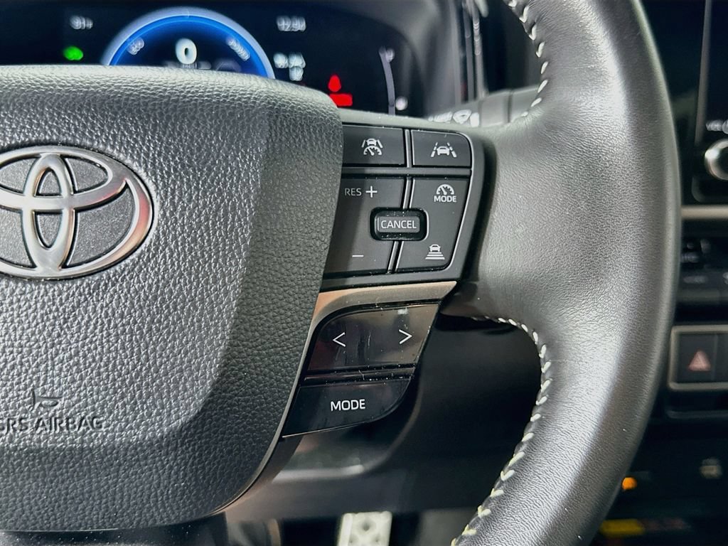 Used 2026 Toyota Camry SE FWD image 21
