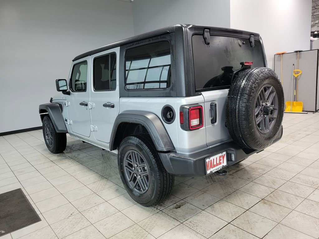 Used 2024 Jeep Wrangler Sport S image 13