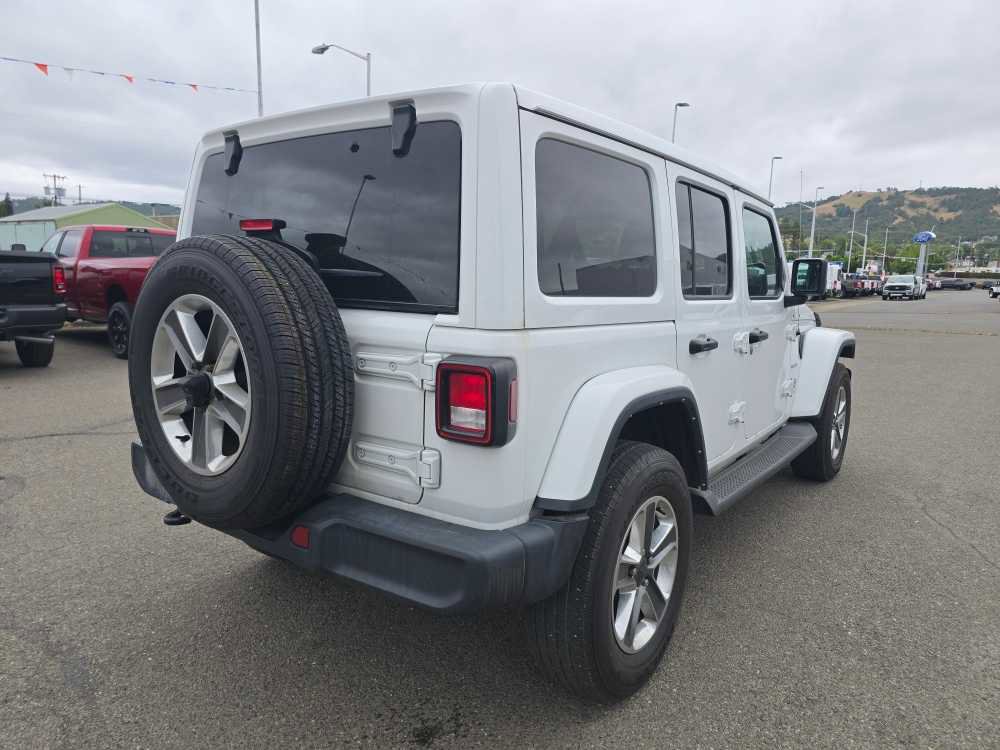 Used 2022 Jeep Wrangler Unlimited Sahara AWD/4WD image 17