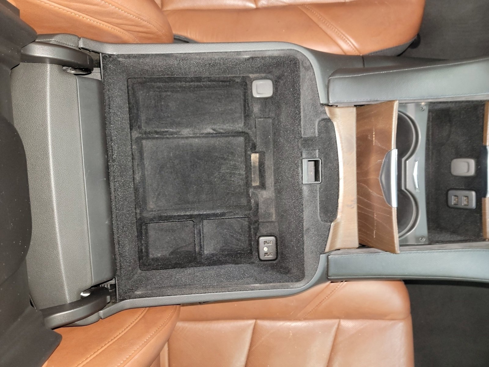 Used 2019 Cadillac Escalade Premium Luxury w/ LPO, Radiant Package AWD/4WD image 29