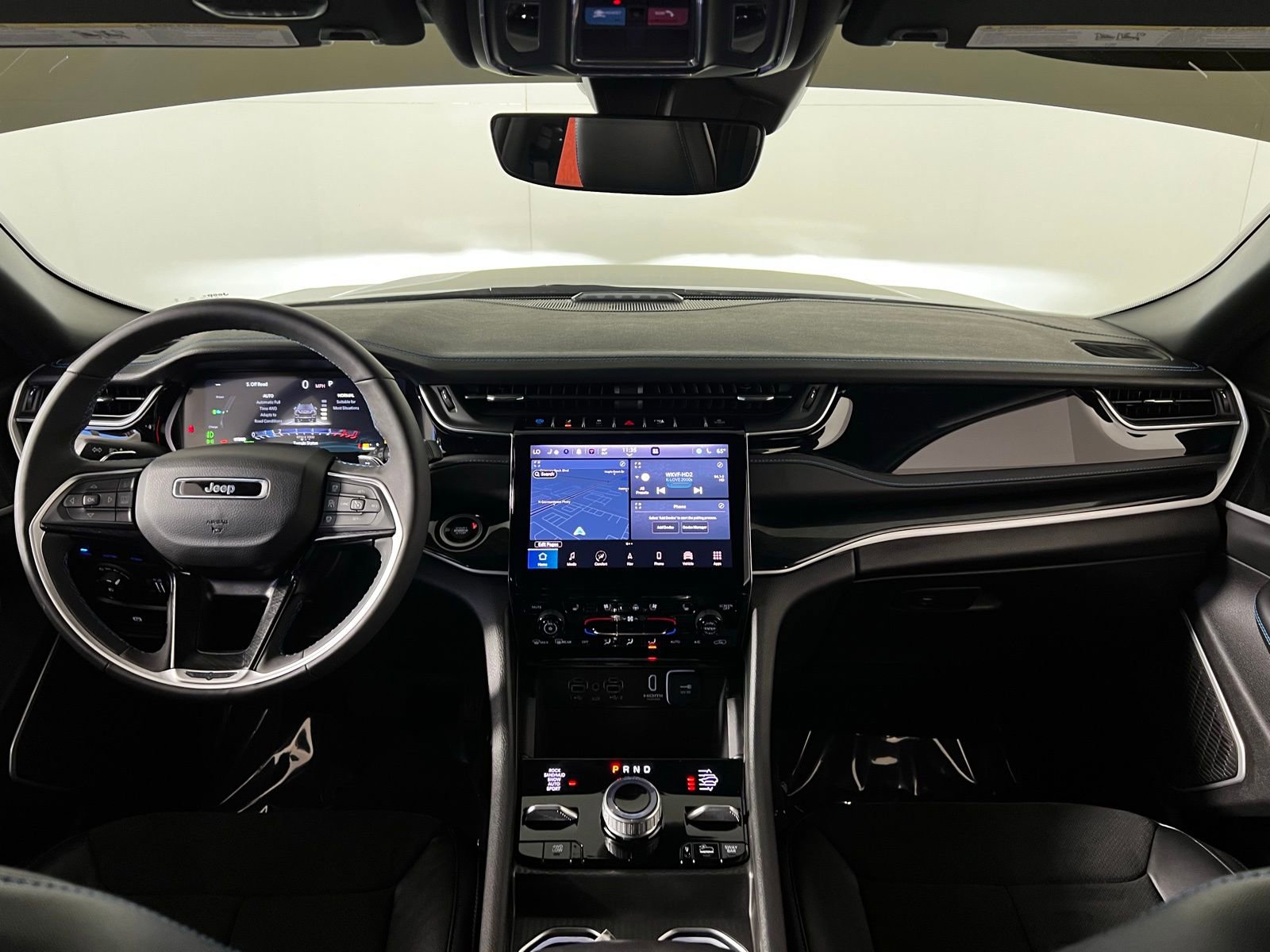 Used 2024 Jeep Grand Cherokee Trailhawk image 29