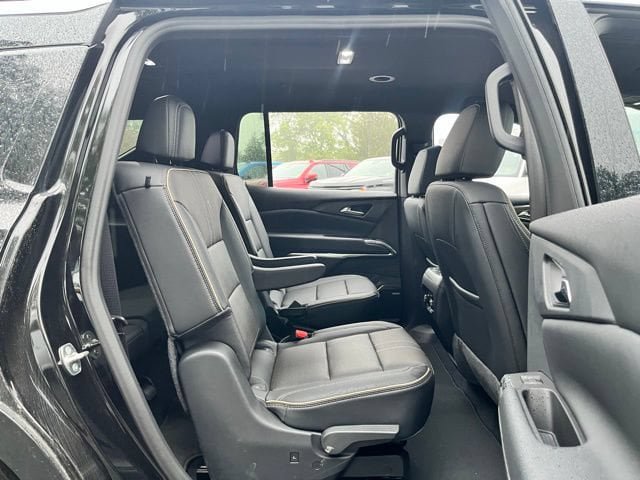 Used 2024 Chevrolet Traverse RS AWD/4WD image 23