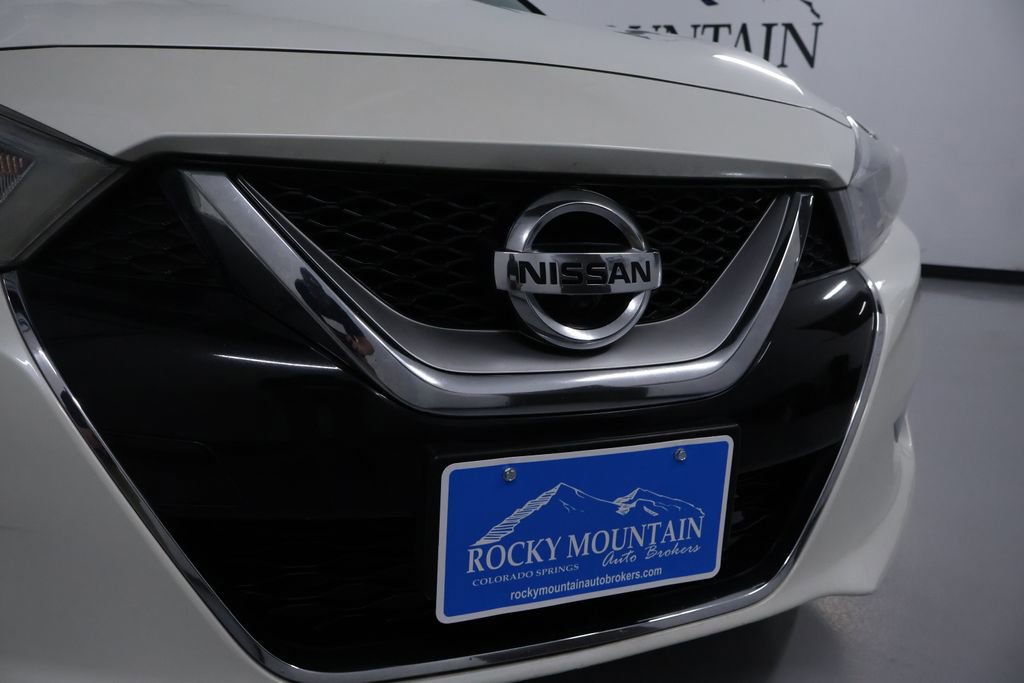 Used 2017 Nissan Maxima Platinum w/ Interior Lighting Package image 9