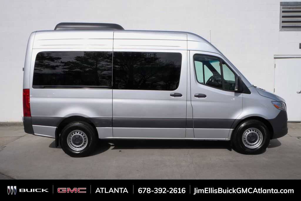 Used 2024 Mercedes-Benz Sprinter 2500 image 2