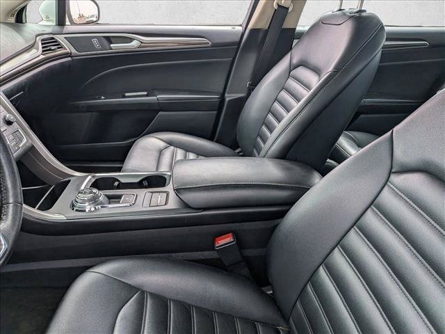 Used 2020 Ford Fusion SEL FWD image 14