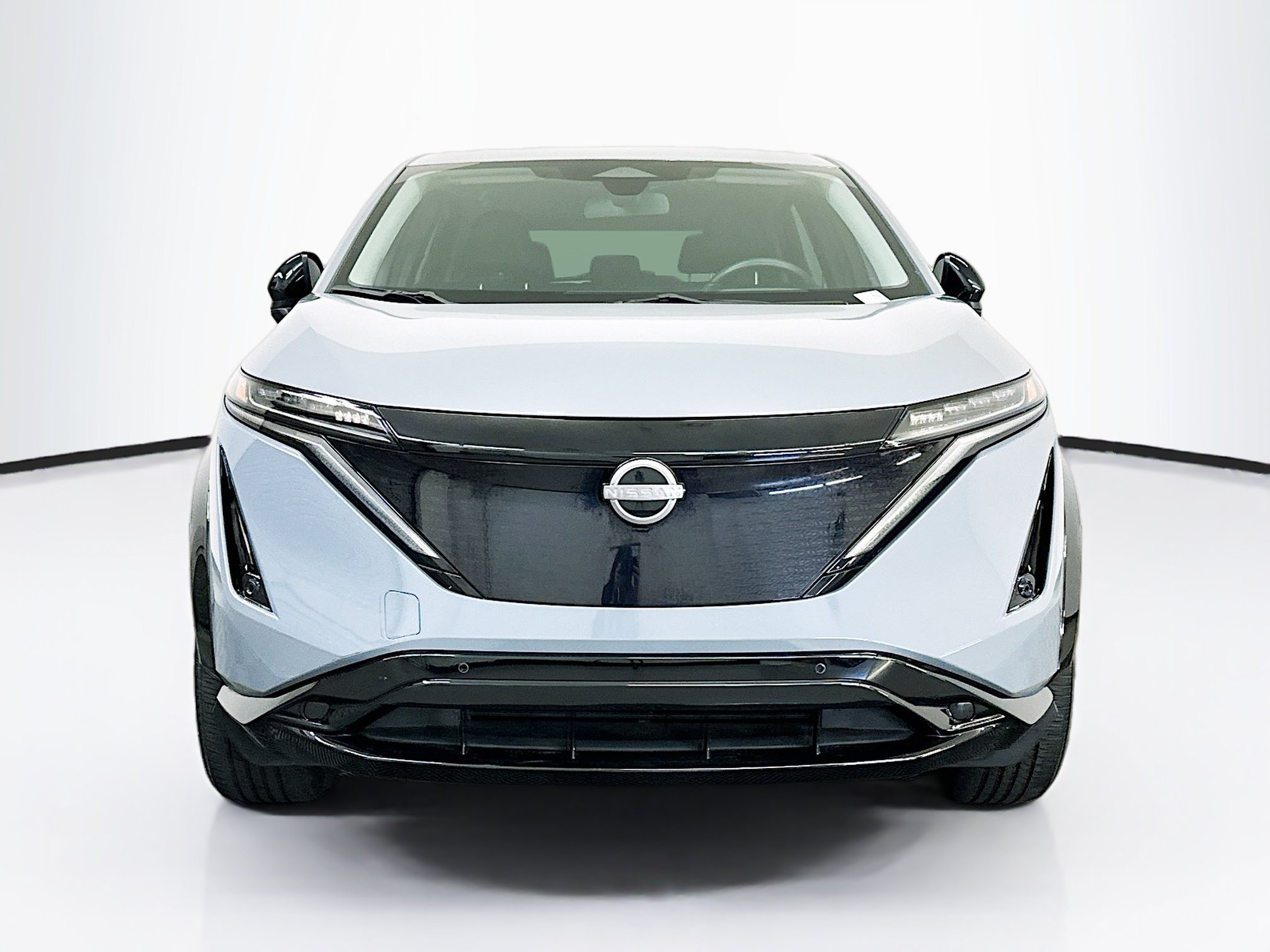 Used 2024 Nissan Ariya AWD image 2