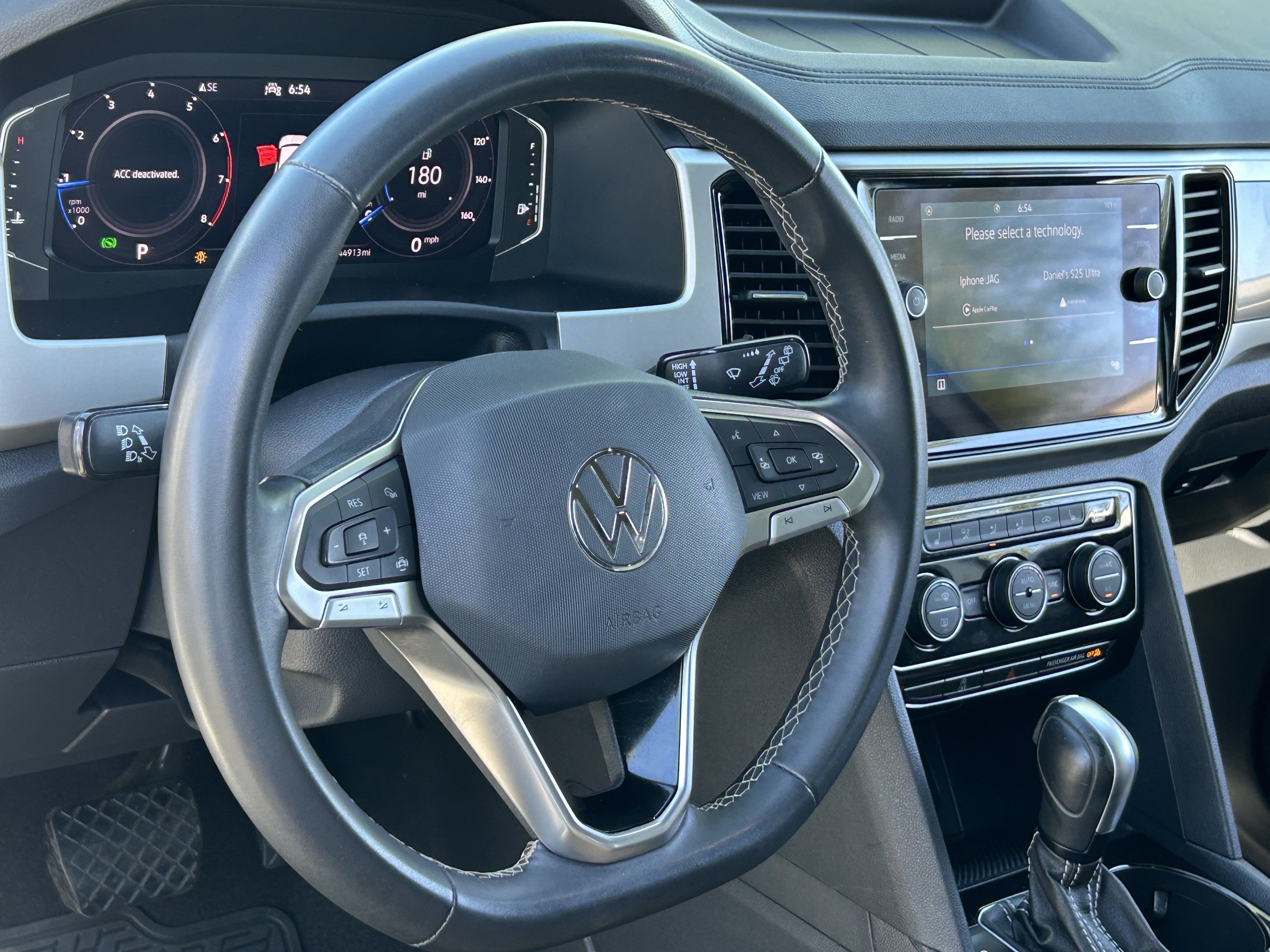 Used 2023 Volkswagen Atlas Cross Sport SE w/ Panoramic Sunroof Package FWD image 25