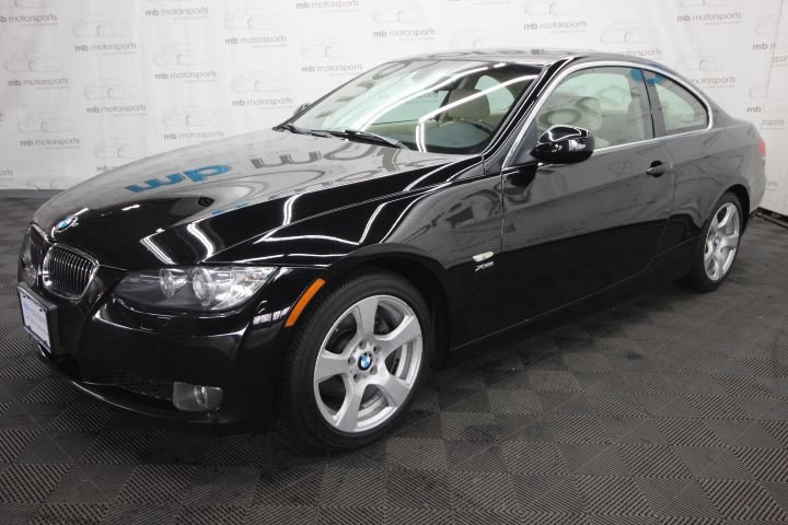 Used 2010 BMW 328i xDrive Coupe AWD/4WD image 2
